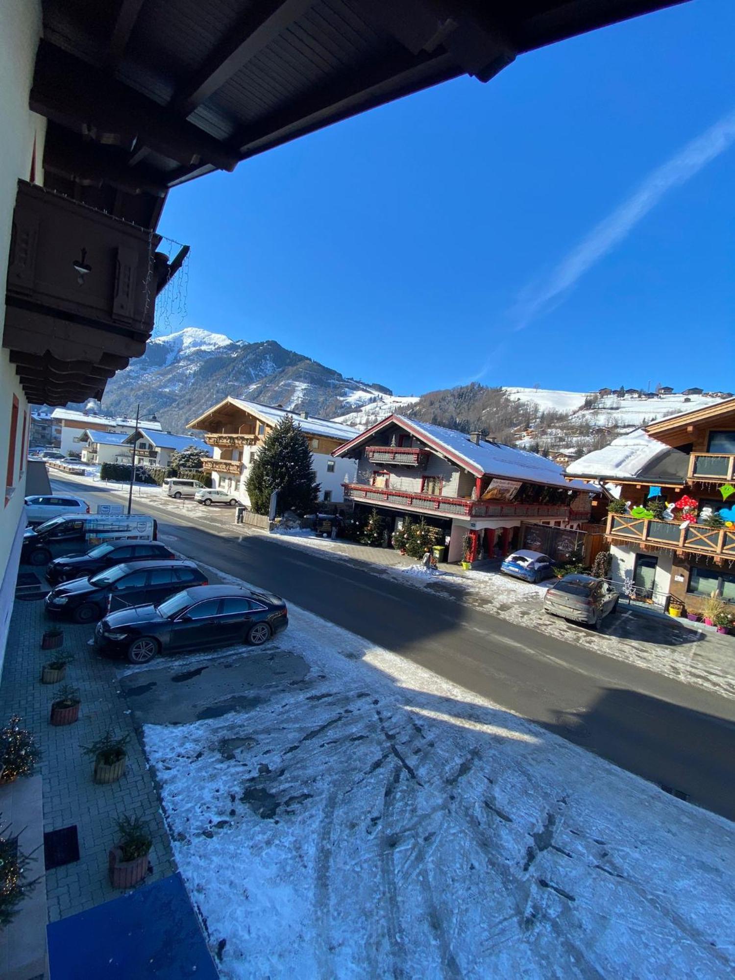 Apartment Thompson By Four Seasons Apartments Kaprun Exterior photo